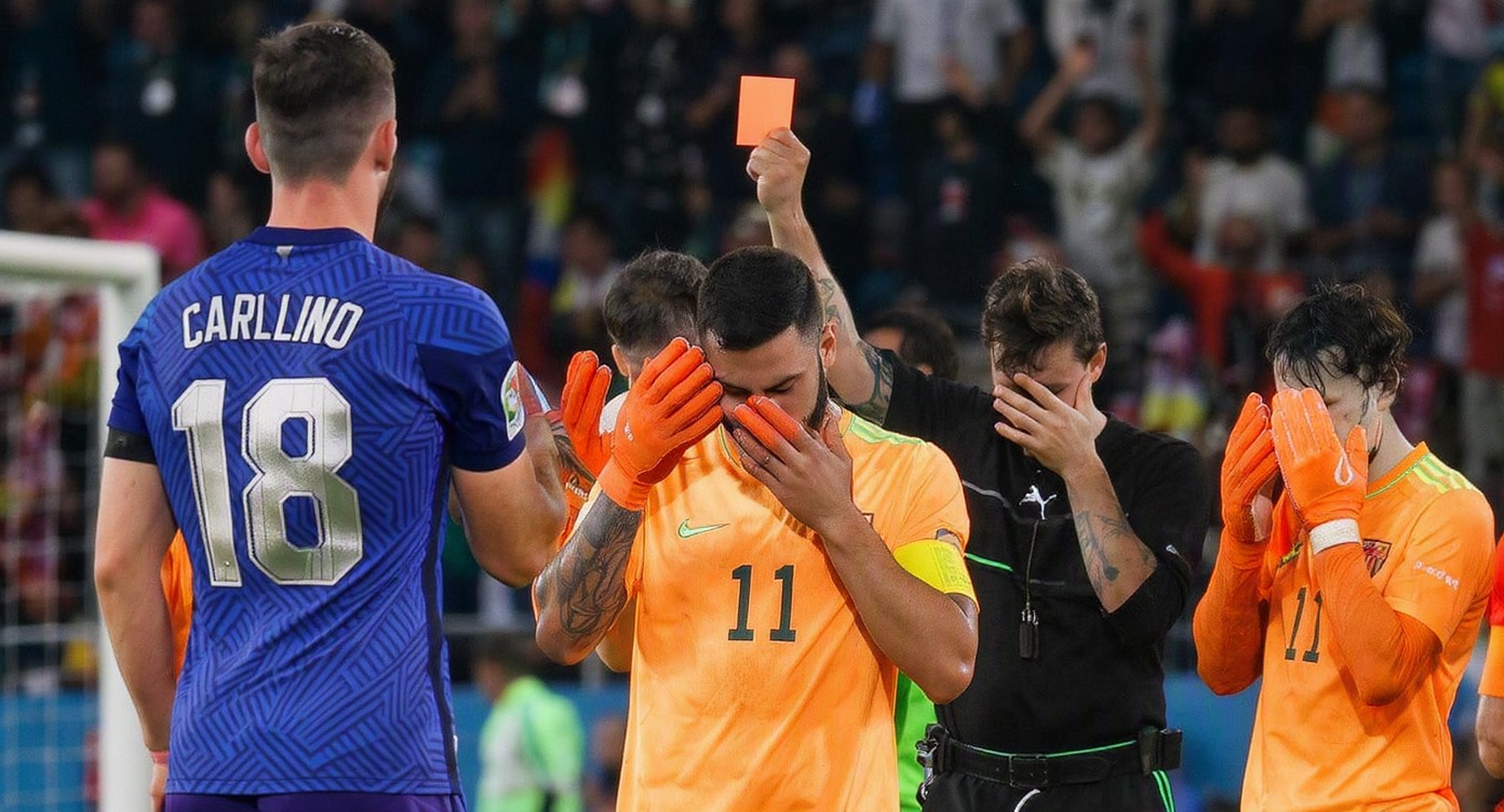 世界杯新铁腕：捂嘴就红牌！厄瓜多尔铁卫成最新祭品，FIFA零容忍为哪般？